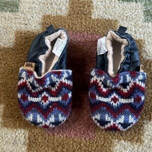 NWOT Muk Luks Baby Moccasin Slippers